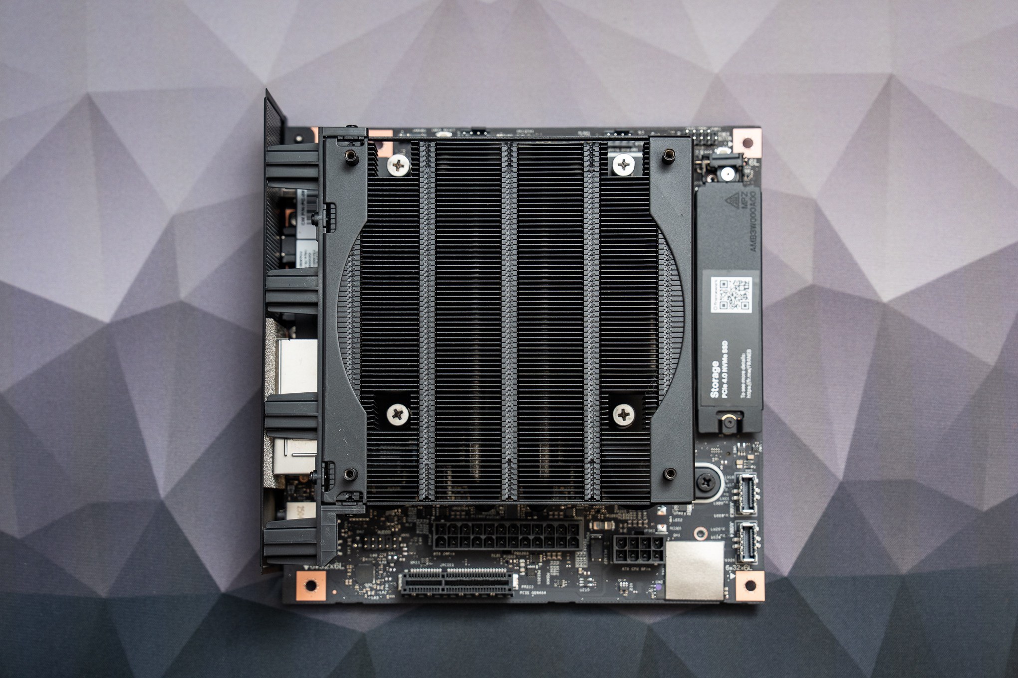 Framework Desktop, the compact Strix Halo mini-ITX box